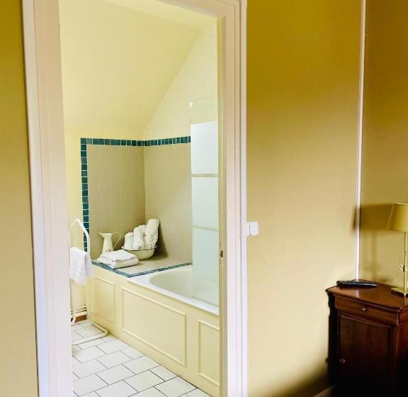 舒适三人间, La Halte Solognote   Hôtel Autonome  Restaurant 15min Parc Fédéral Lamotte