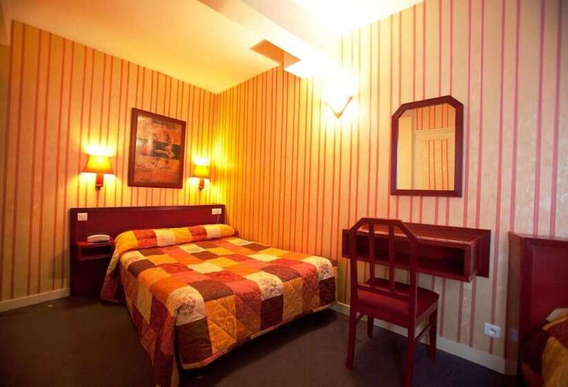 اتاق استاندارد سه نفره, Maison Du Pré