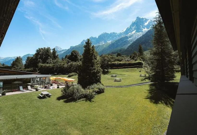 اتاق خانوادگی با چشم‌انداز باغ, Big Sky Hotel & Spa