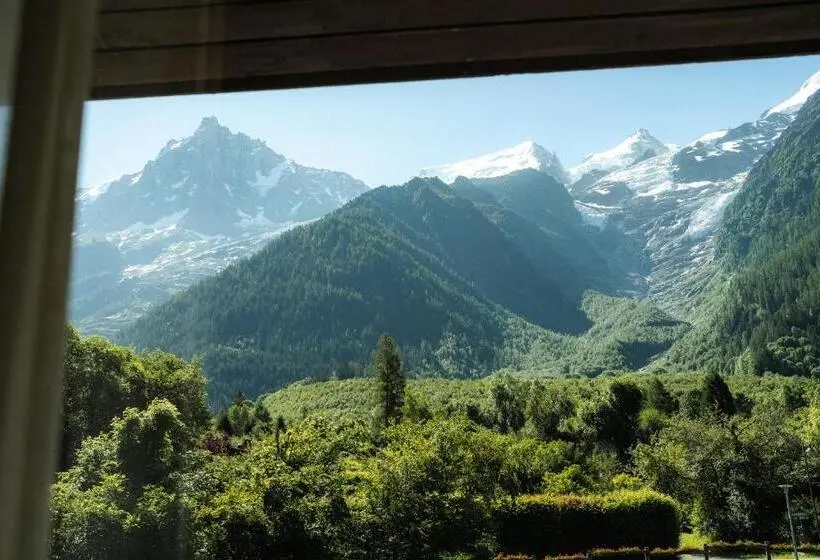 اتاق خانوادگی با چشم‌انداز کوه, Big Sky Hotel & Spa