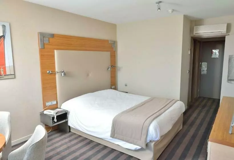 Classic room with balcony, Côte Ouest Hôtel Thalasso & Spa Les Sables D Olonne Mgallery