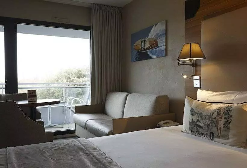 Classic room with balcony, Côte Ouest Hôtel Thalasso & Spa Les Sables D Olonne Mgallery