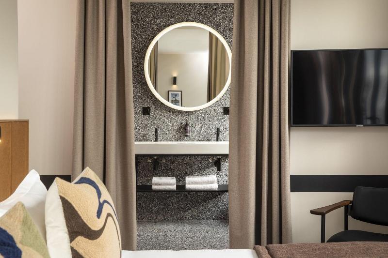 غرفة سوبيريور, Du Port