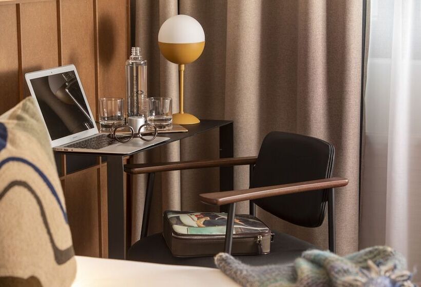 غرفة قياسية, Du Port