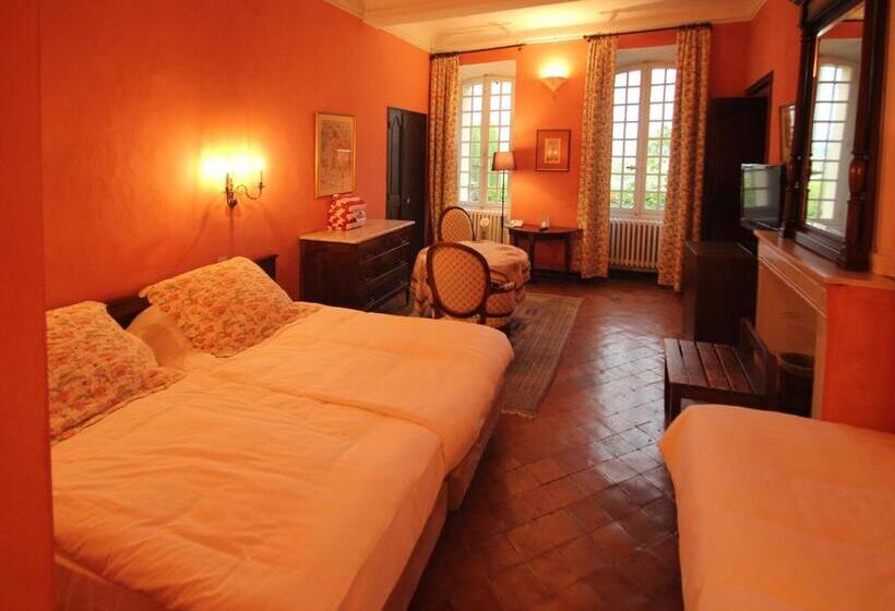 标准三人间, Hostellerie Le Beffroi