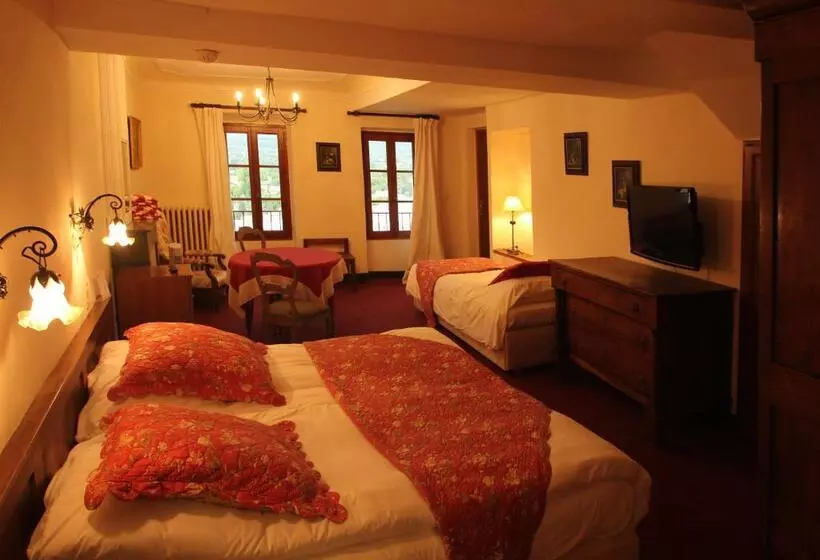 Standard Kolmen Hengen Huone, Hostellerie Le Beffroi