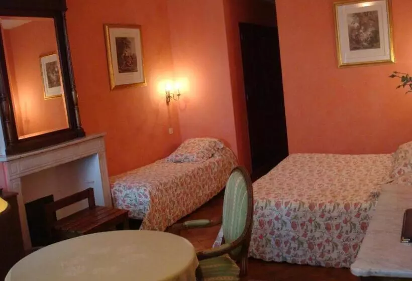 Standard Kolmen Hengen Huone, Hostellerie Le Beffroi