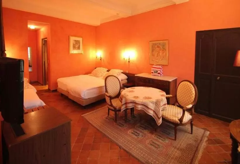 Standard Kolmen Hengen Huone, Hostellerie Le Beffroi