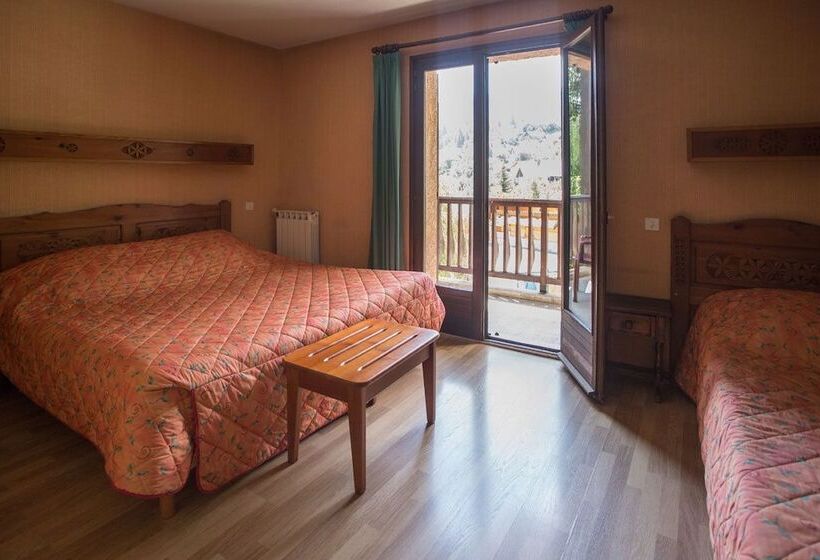 חדר סטנדרט לשלושה, Hôtel L Aiglière