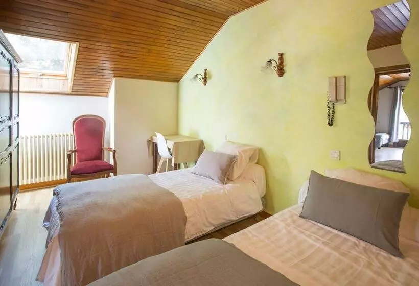 اتاق استاندارد چهار تخته, Hôtel L Aiglière