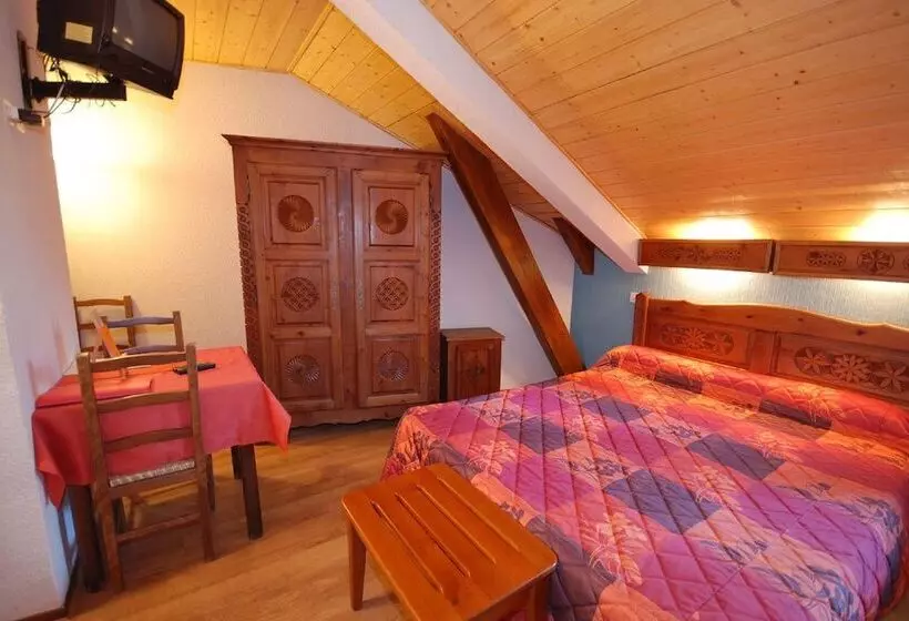 اتاق استاندارد چهار تخته, Hôtel L Aiglière
