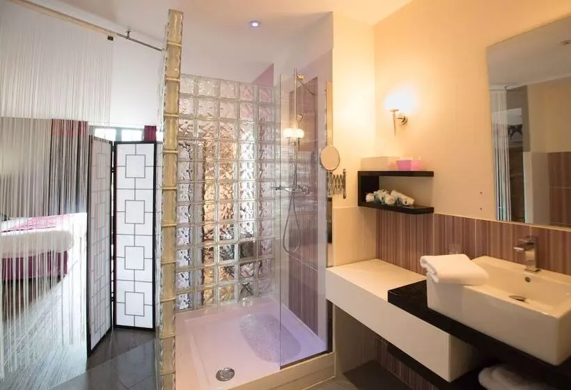 デラックストリプルルーム, Hôtel Le Turenne