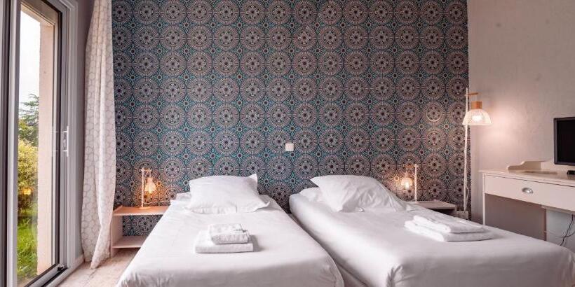 חדר סטנדרט עם טרסה, Hôtel Restaurant La Voile Bleue