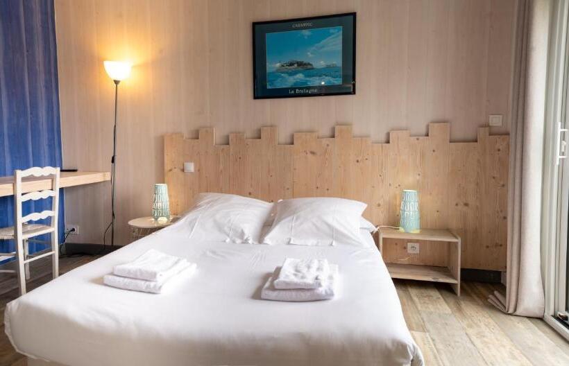 Номер Superior с Террасой, Hôtel Restaurant La Voile Bleue