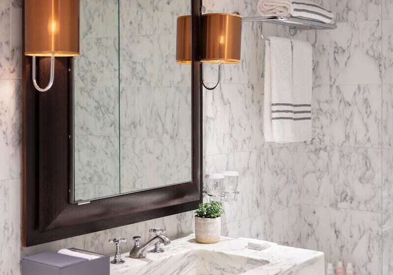 سوییت لوکس, Hôtel Lancaster Paris Champs Elysées