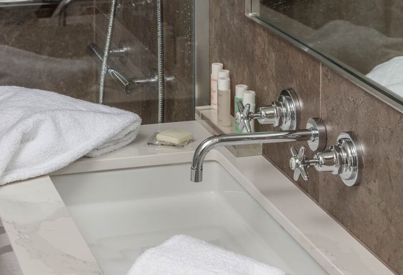 سوییت خانوادگی, Hôtel Lancaster Paris Champs Elysées