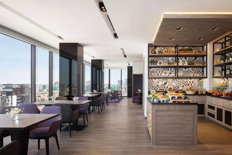 سوییت اجرایی, Hôtel Lancaster Paris Champs Elysées