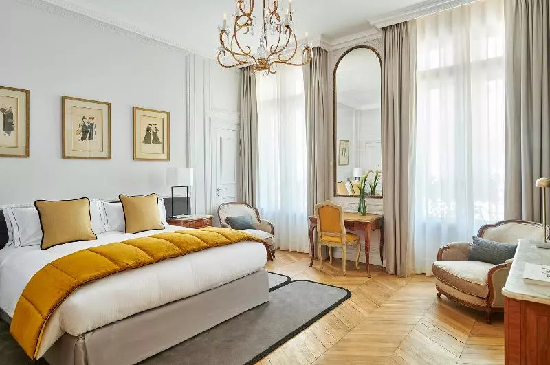 اتاق اجرایی, Hôtel Lancaster Paris Champs Elysées