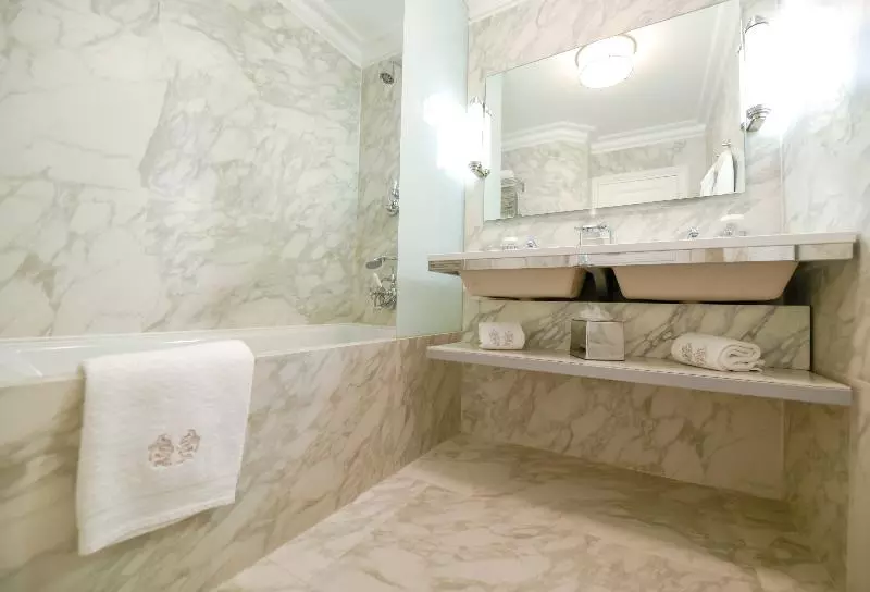 اتاق اجرایی, Hôtel Lancaster Paris Champs Elysées