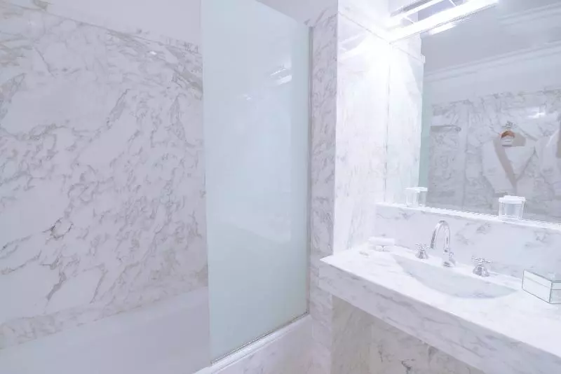 سوییت لوکس, Hôtel Lancaster Paris Champs Elysées