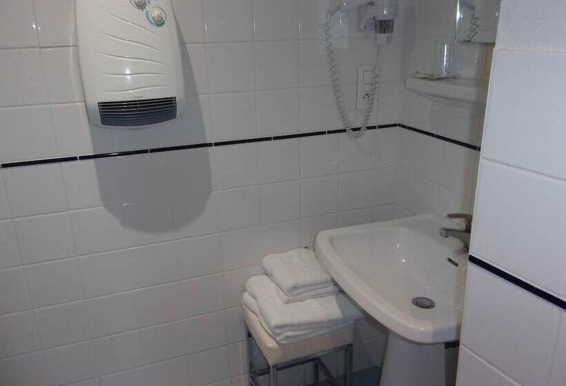 غرفة قياسية فردية, Le Bourbon Pau Centre