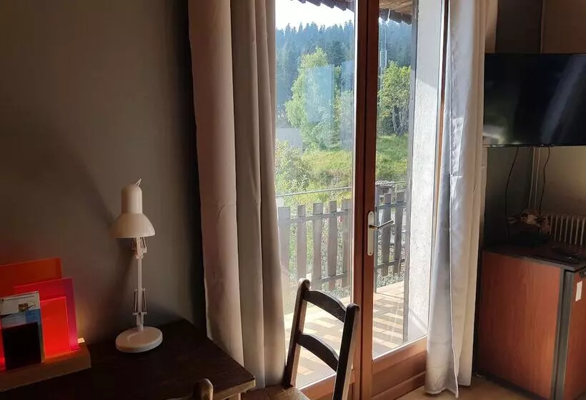Standard Yhden Hengen Huone, Les Chamois