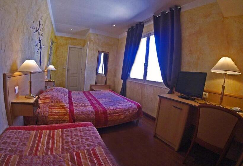 标准三人间, Les Palmiers