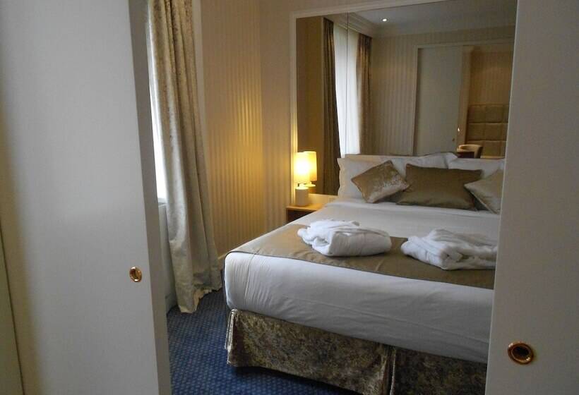 جناح جونيور, Maison Lutetia R