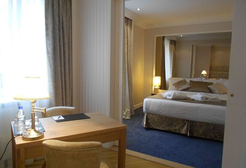 جناح جونيور, Maison Lutetia R