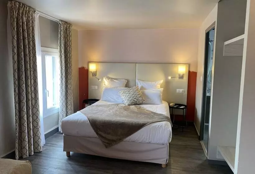 Quarto Familiar, Majestic