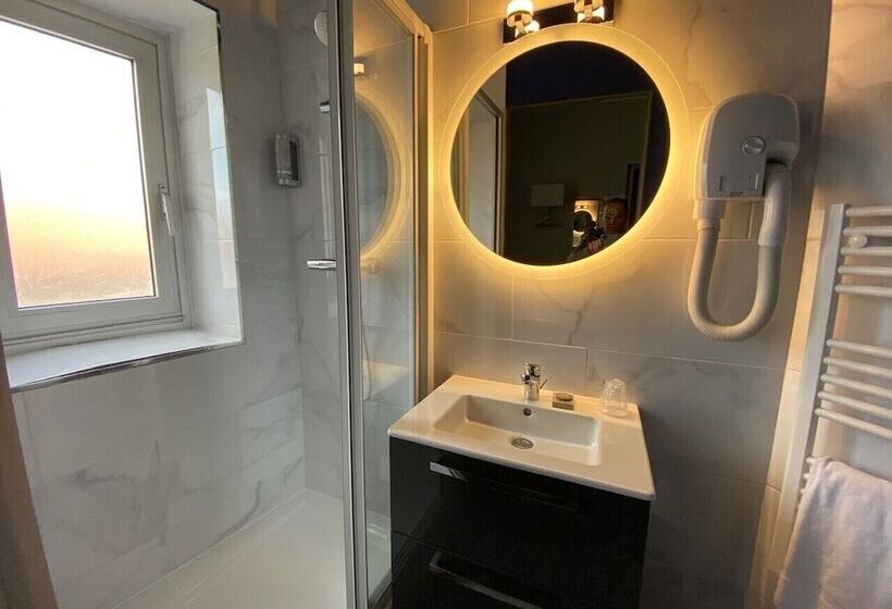 اتاق خانوادگی, Majestic