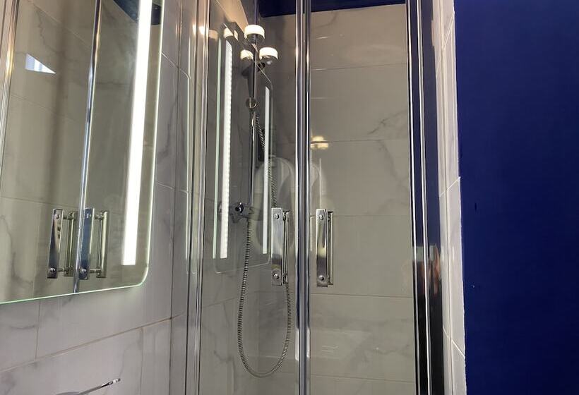 اتاق استاندارد یک نفره, Majestic