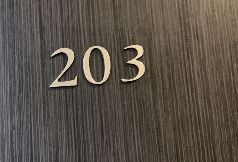 اتاق سوپریور, Majestic