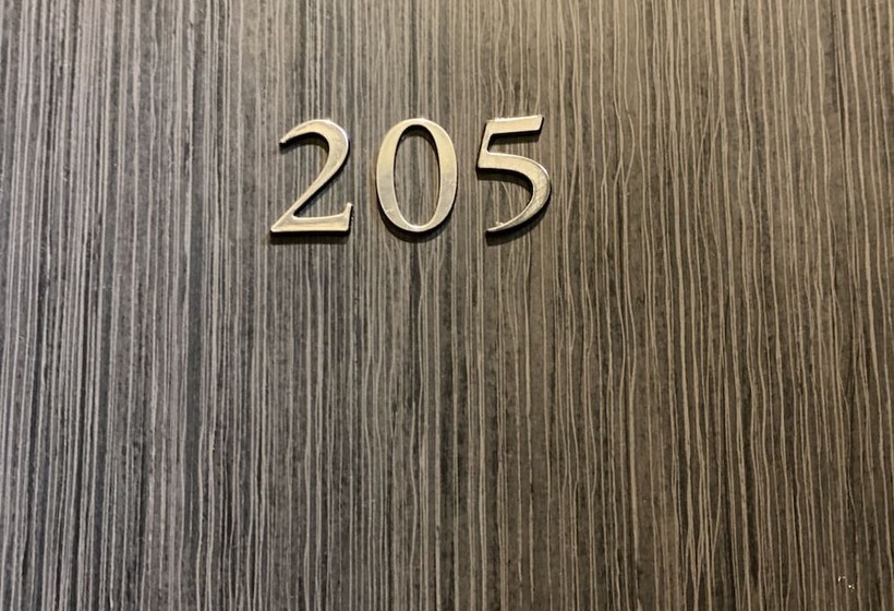 اتاق استاندارد یک نفره, Majestic