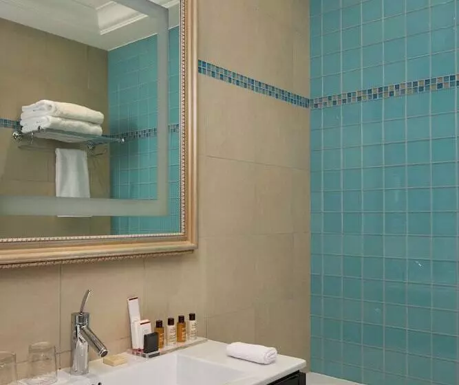 اتاق لوکس, Majestic Hotel Spa Champs Elysées