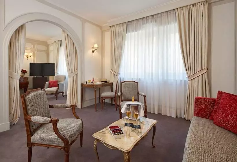 سوییت جونیور, Majestic Hotel Spa Champs Elysées