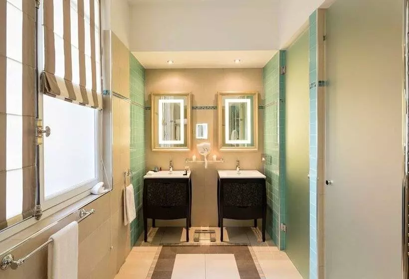 سوییت پرستیژ, Majestic Hotel Spa Champs Elysées