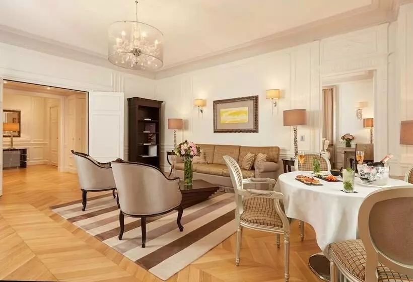 سوییت پرستیژ, Majestic Hotel Spa Champs Elysées