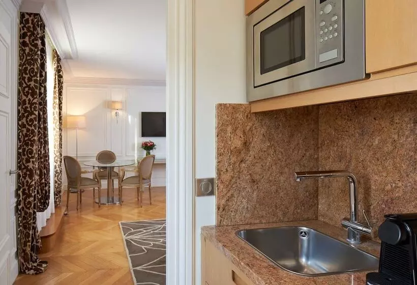 سوییت, Majestic Hotel Spa Champs Elysées