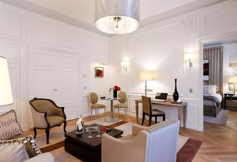 سوییت جونیور لوکس, Majestic Hotel Spa Champs Elysées