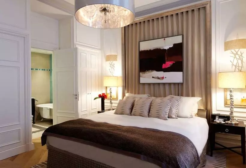 سوییت جونیور لوکس, Majestic Hotel Spa Champs Elysées