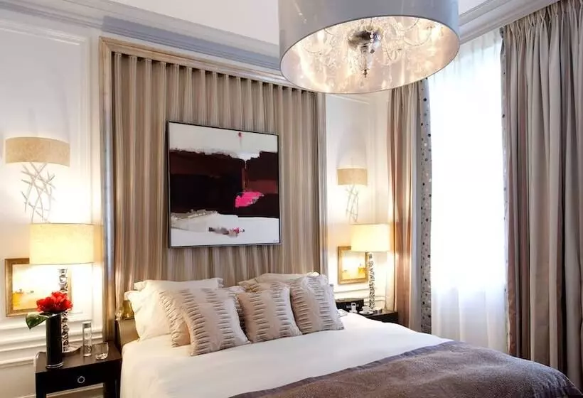سوییت جونیور لوکس, Majestic Hotel Spa Champs Elysées