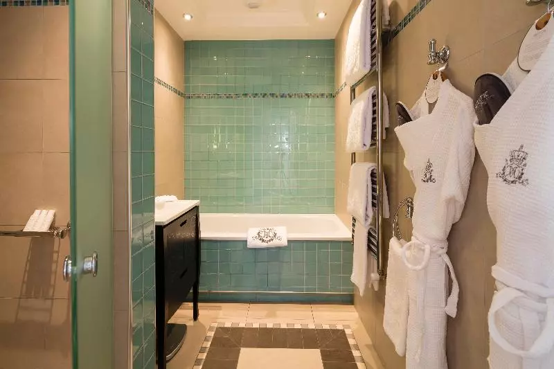 اتاق لوکس, Majestic Hotel Spa Champs Elysées