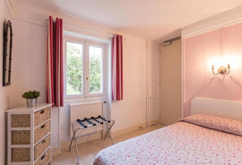 חדר סטנדרט לשלושה, Mas Djoliba