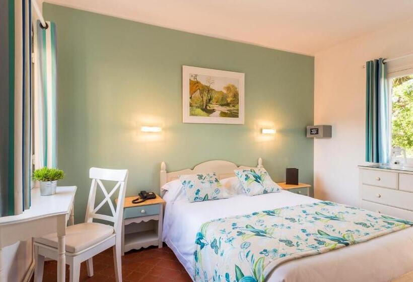 חדר בסיסי, Mas Djoliba