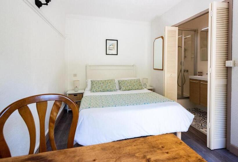 חדר יחיד עם טרסה, Mas Djoliba