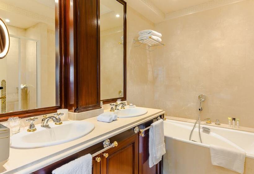 ジュニアスイート, Hôtel Napoleon Paris