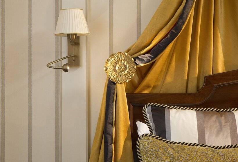 スーペリアールーム, Hôtel Napoleon Paris