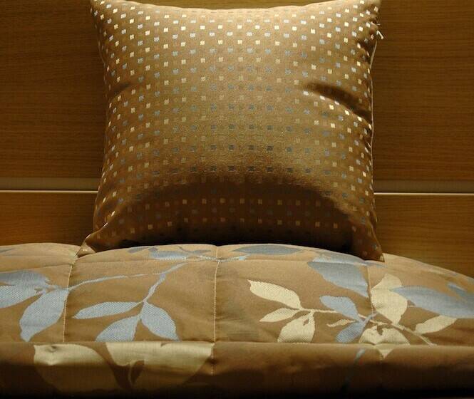 标准间, Novel Restaurant La Mamma