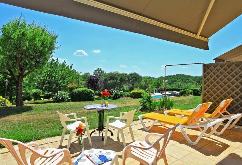 חדר דלוקס לארבעה, Restaurant Laborderie